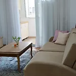 Cozy Apartment, Free Parking Near Cable Car, Bunk'Art * Tirana
