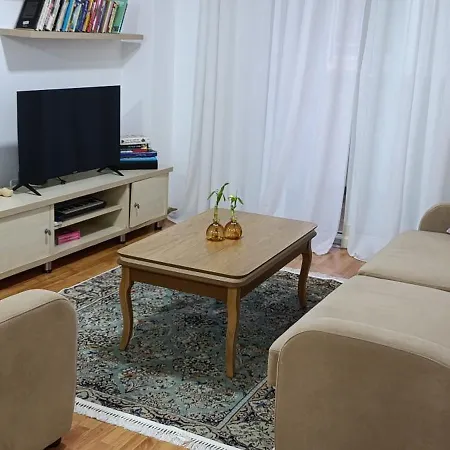 Cozy Fresk Bunk'art ティラナ