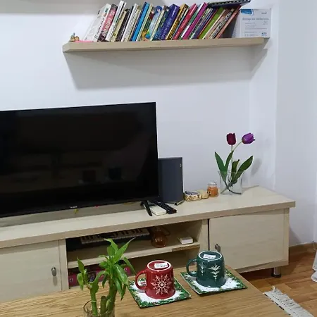 Cozy Apartment, Fresku Bunk'Art & Cable Car *