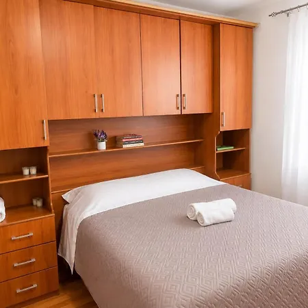 Cozy Apartment, Free Parking Near Dajti Cable Car, Bunk'art 公寓