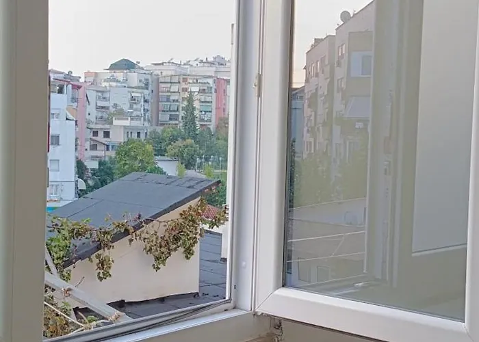 Cozy Apartment Near Fresku, Bunk'Art & Cable Car Apartment